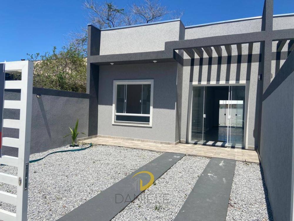 Casa Nova  à venda com 3 quartos 1 suíte no centro de Matinhos